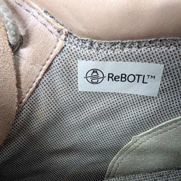 Timberland Lyonsdale Chunky-Sole Leather Boots in Light Beige & Grey - Picture 4 of 16